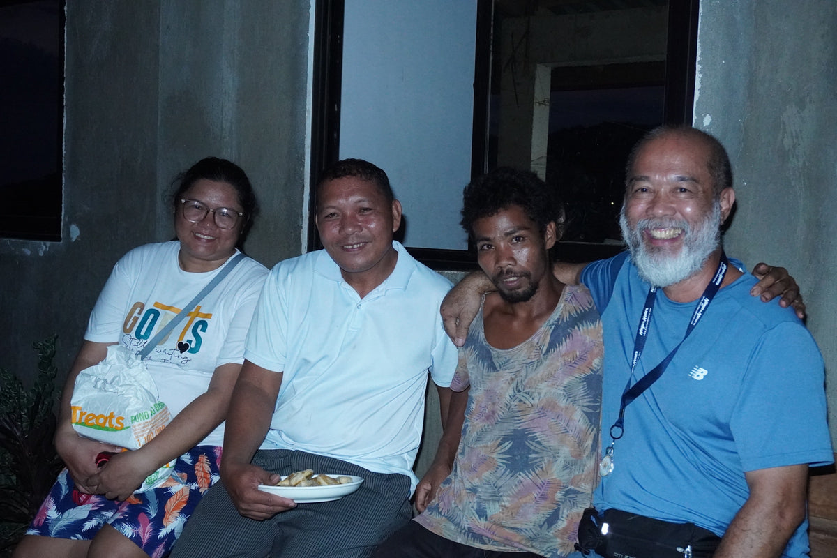 The Kubo Honey team with friends in Mindoro